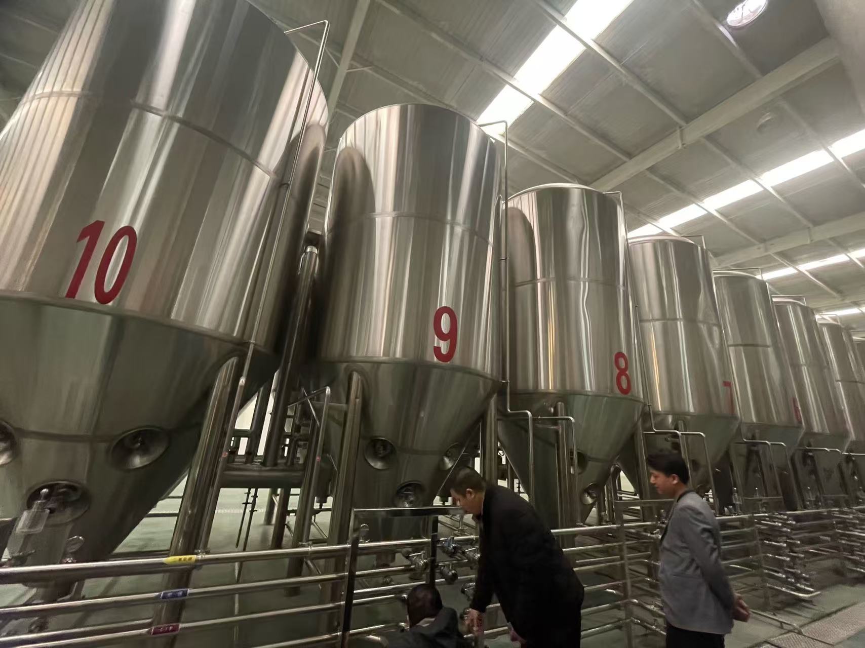 丰城精酿啤酒设备厂—平面布置、设备设计、制造、调试、培训等一条龙服务